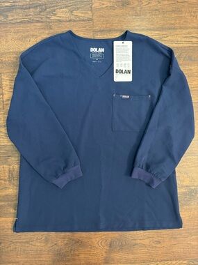 Dolan scrubs Alpine Dolman ¾ Sleeve 2-Pocket CORE Scrub Top
